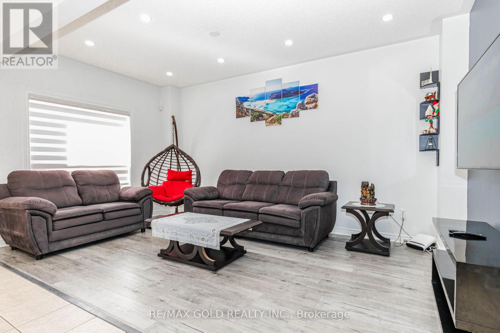 93 Footbridge Crescent, Brampton, Ontario L6R 0T9 - Photo 9 - W12987860