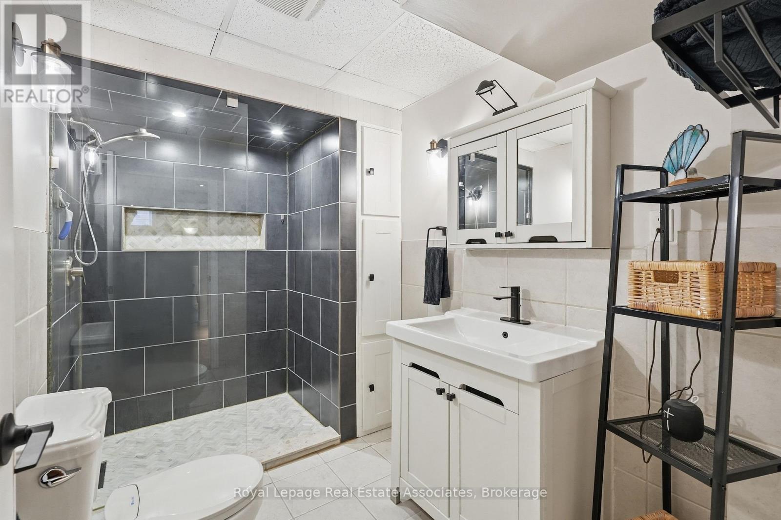 48 Chester Crescent, Halton Hills, Ontario  L7G 5W5 - Photo 39 - W12972914