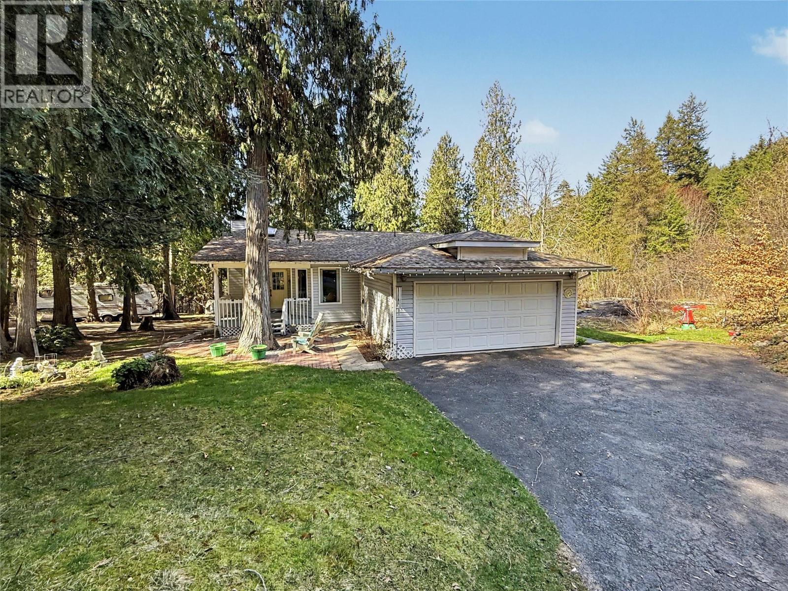 3150 Hama Road, Christina Lake, British Columbia