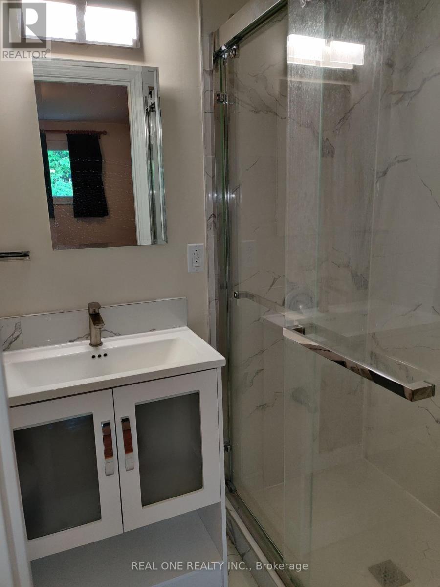 Upper - 9 Lisburn Crescent, Toronto, Ontario  M2J 2Z4 - Photo 12 - C12988116