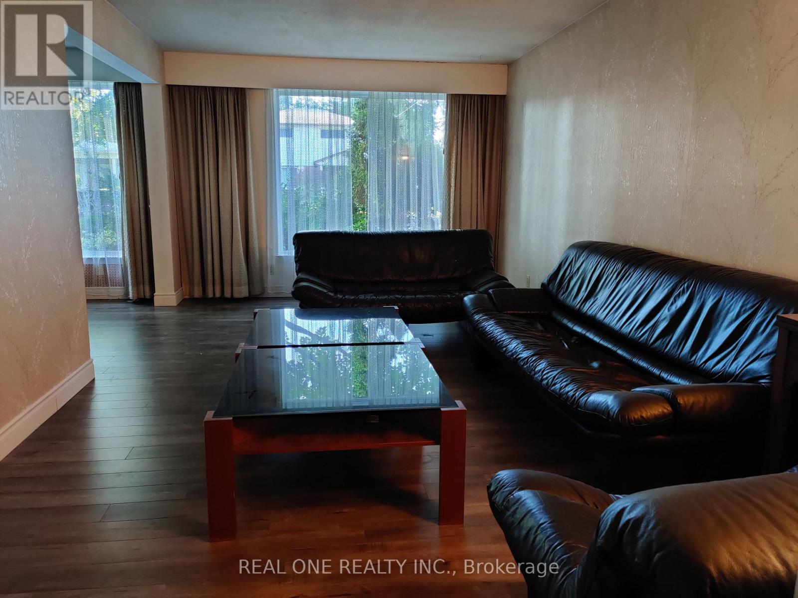 Upper - 9 Lisburn Crescent, Toronto, Ontario  M2J 2Z4 - Photo 2 - C12988116