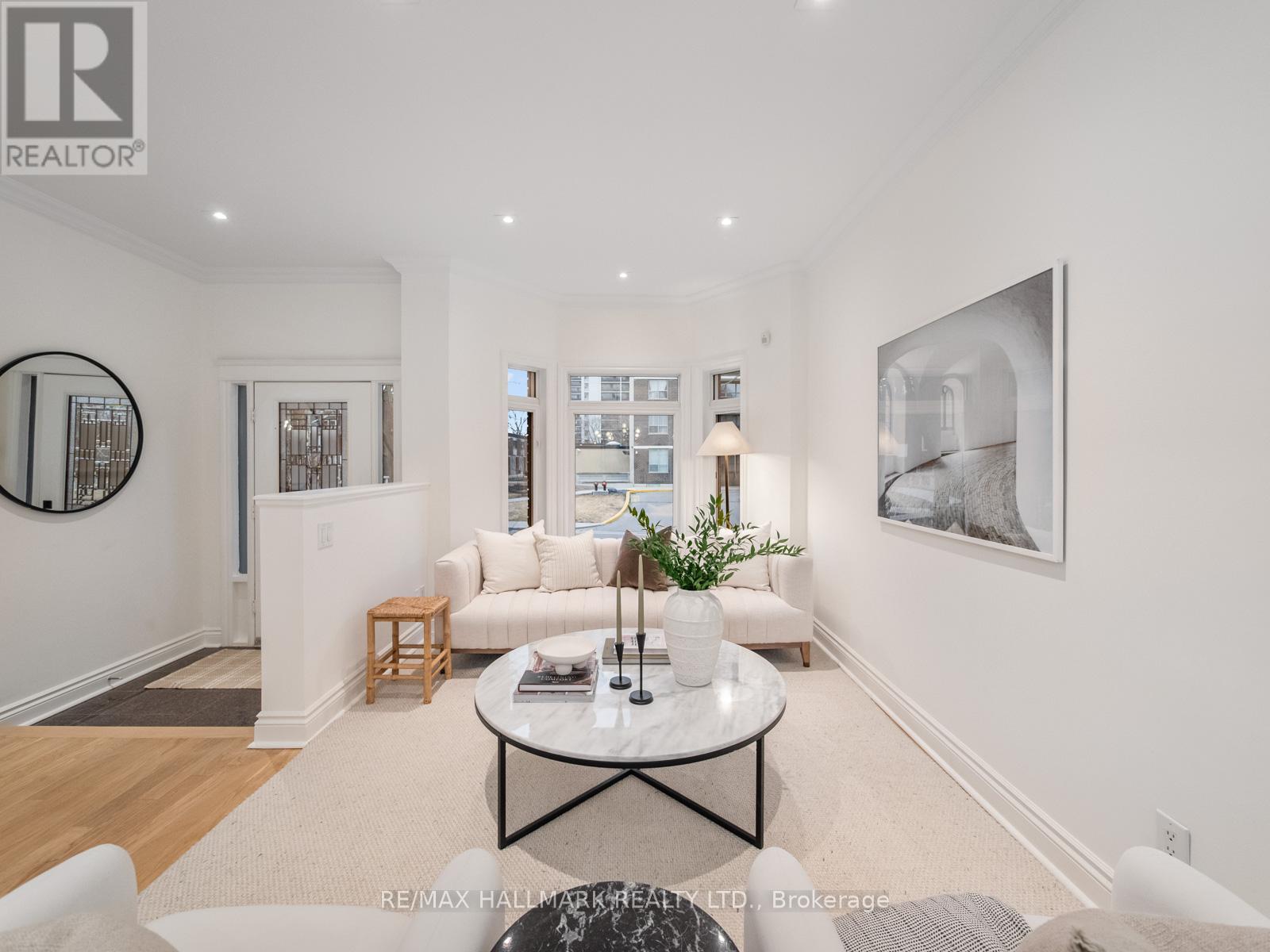 26 Eastmount Avenue, Toronto, Ontario  M4K 1V1 - Photo 4 - E12955196