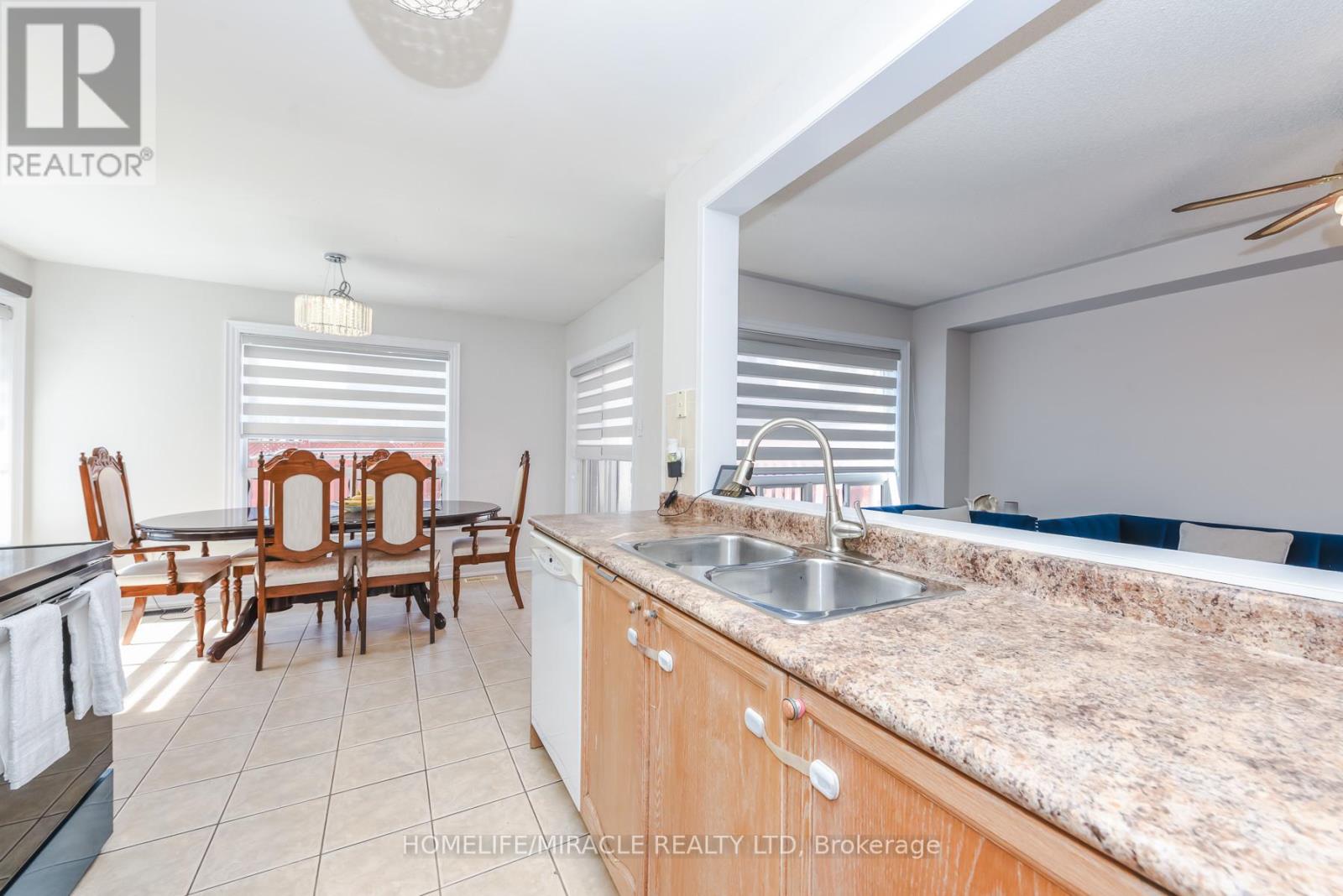 114 Edenbrook Hill Drive, Brampton, Ontario  L7A 2P2 - Photo 10 - W12987264