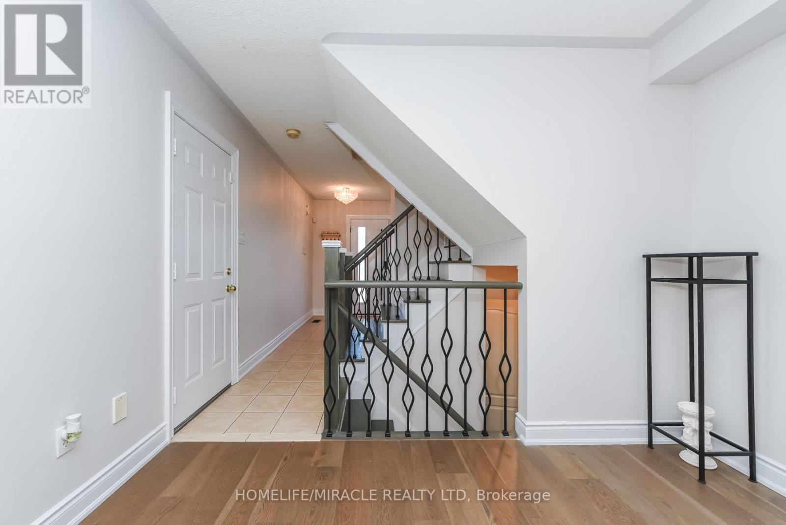 114 Edenbrook Hill Drive, Brampton, Ontario  L7A 2P2 - Photo 6 - W12987264