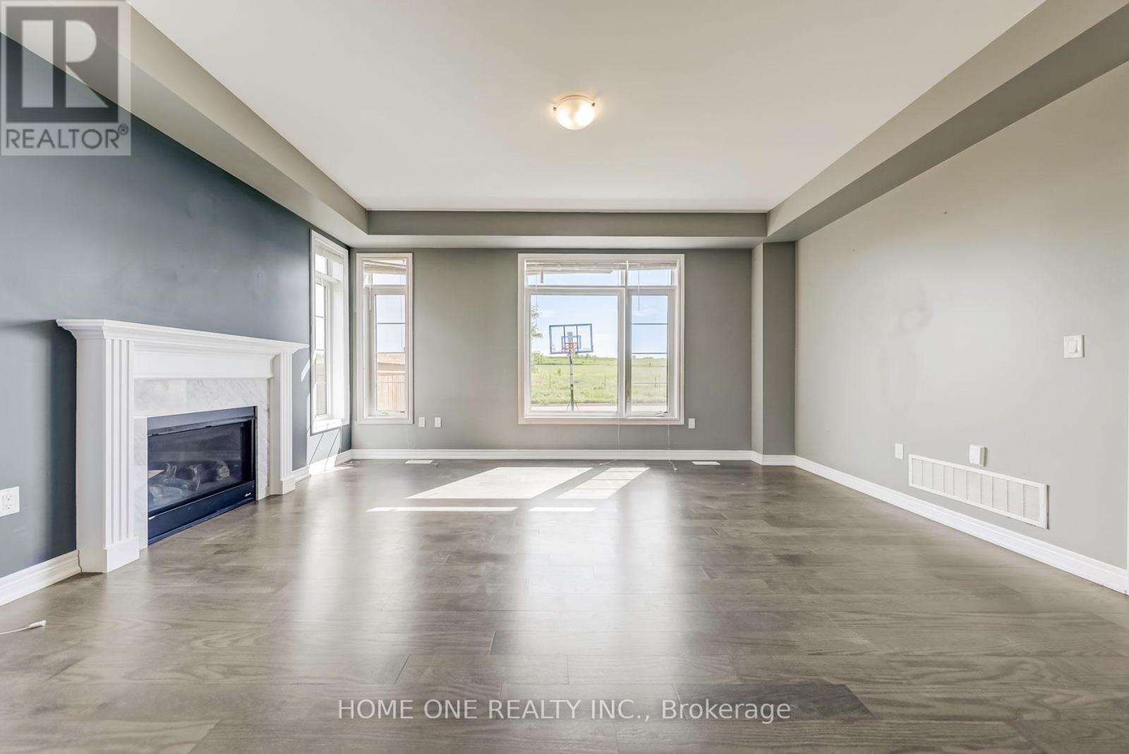 51 Eastgrove Square, East Gwillimbury, Ontario  L9N 0R3 - Photo 11 - N12988122