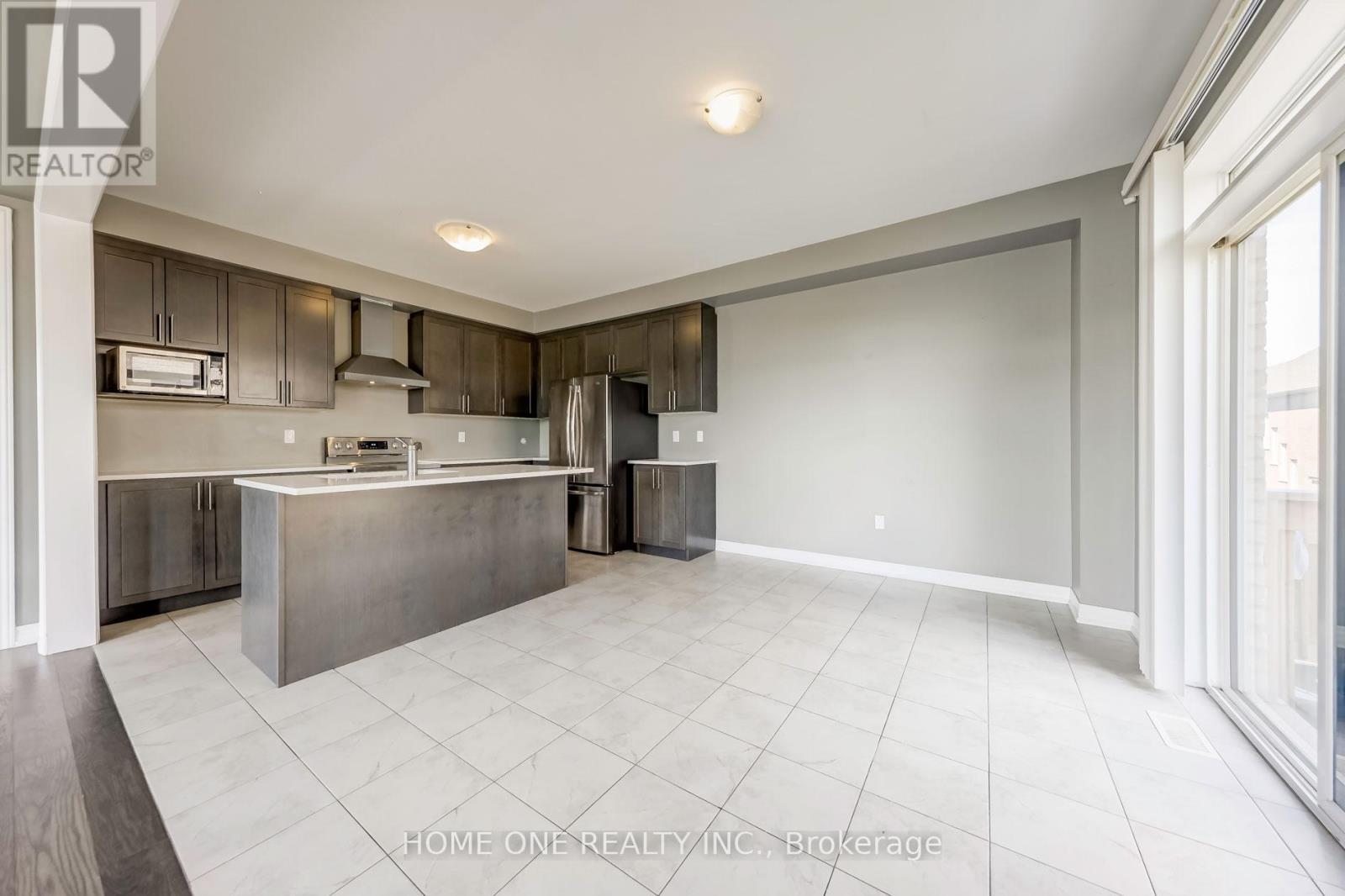 51 Eastgrove Square, East Gwillimbury, Ontario  L9N 0R3 - Photo 14 - N12988122