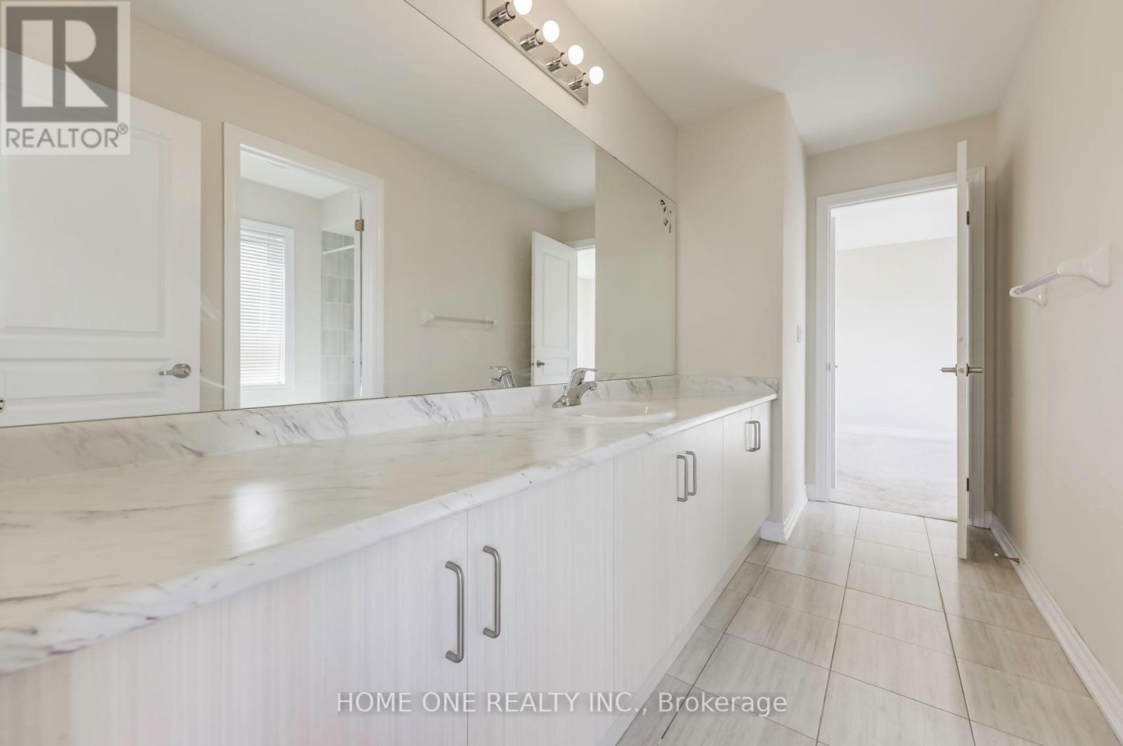 51 Eastgrove Square, East Gwillimbury, Ontario  L9N 0R3 - Photo 25 - N12988122