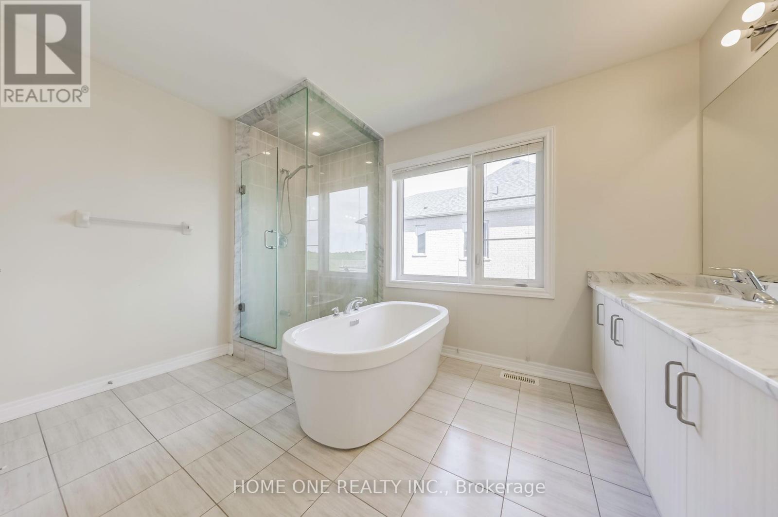 51 Eastgrove Square, East Gwillimbury, Ontario  L9N 0R3 - Photo 30 - N12988122