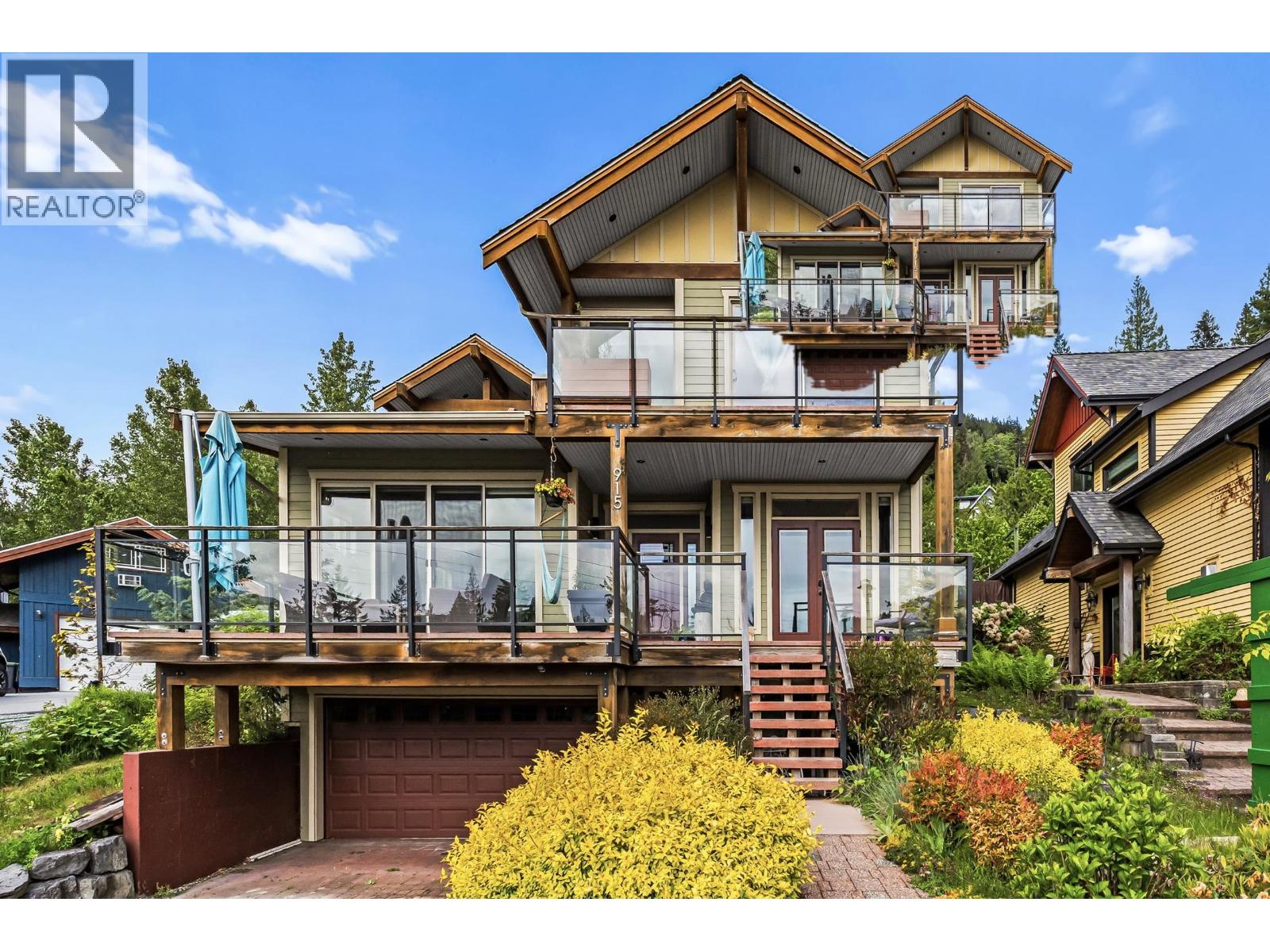 915 Thistle Place, Squamish, British Columbia  V0N 1J0 - Photo 4 - R3110150