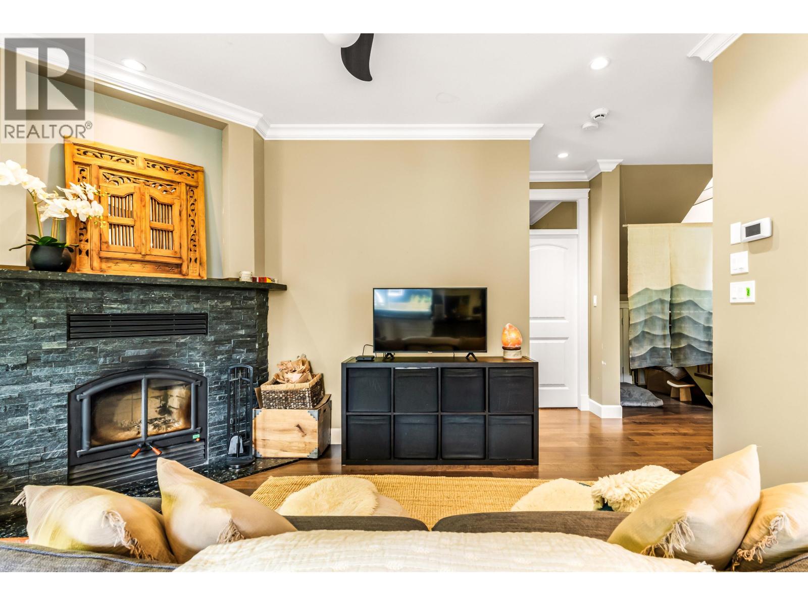 915 Thistle Place, Squamish, British Columbia  V0N 1J0 - Photo 6 - R3110150