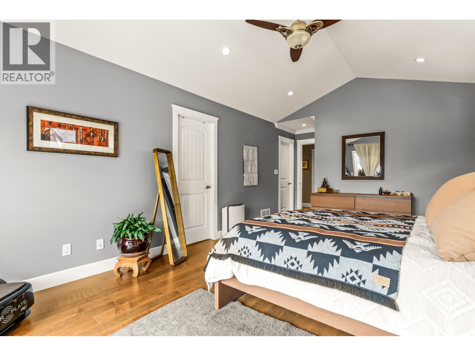 915 Thistle Place, Squamish, British Columbia  V0N 1J0 - Photo 8 - R3110150