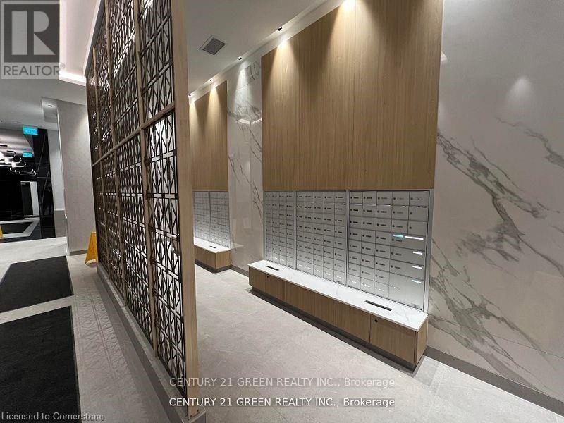 2105 - 202 Burnhamthorpe Road E, Mississauga, Ontario  L5A 0B2 - Photo 7 - W12935660