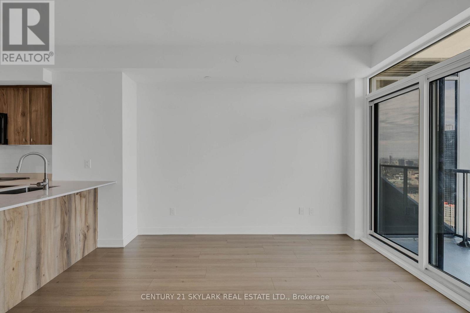 3011 - 25 Wellington Street, Kitchener, Ontario  N2G 0G5 - Photo 5 - X12988104