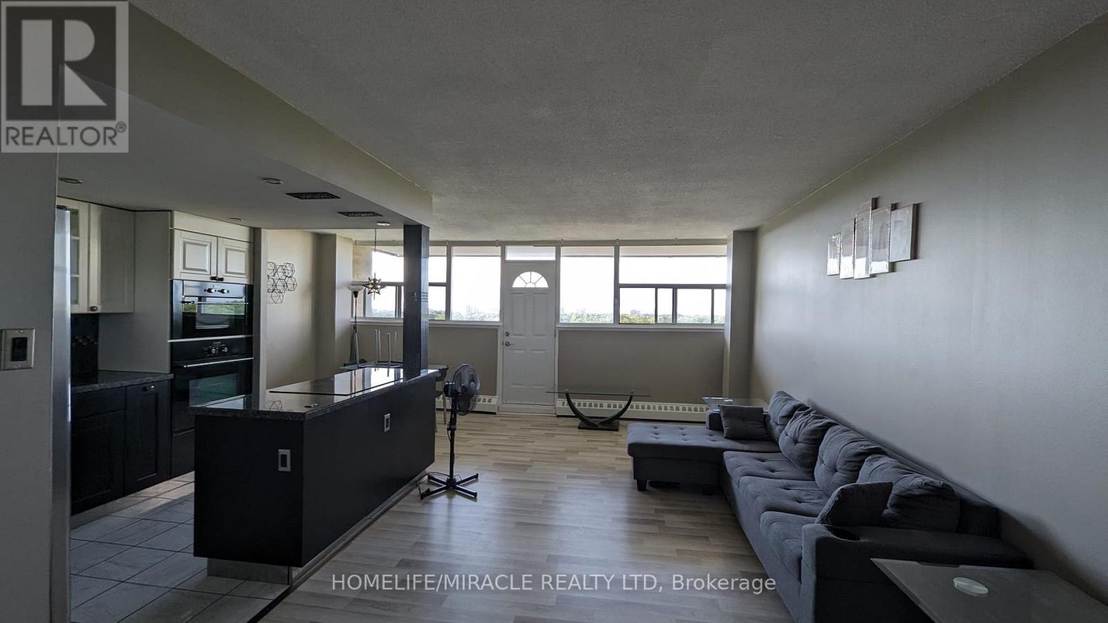 907 - 215 Glenridge Avenue, St. Catharines, Ontario  L2T 3J7 - Photo 2 - X12988118