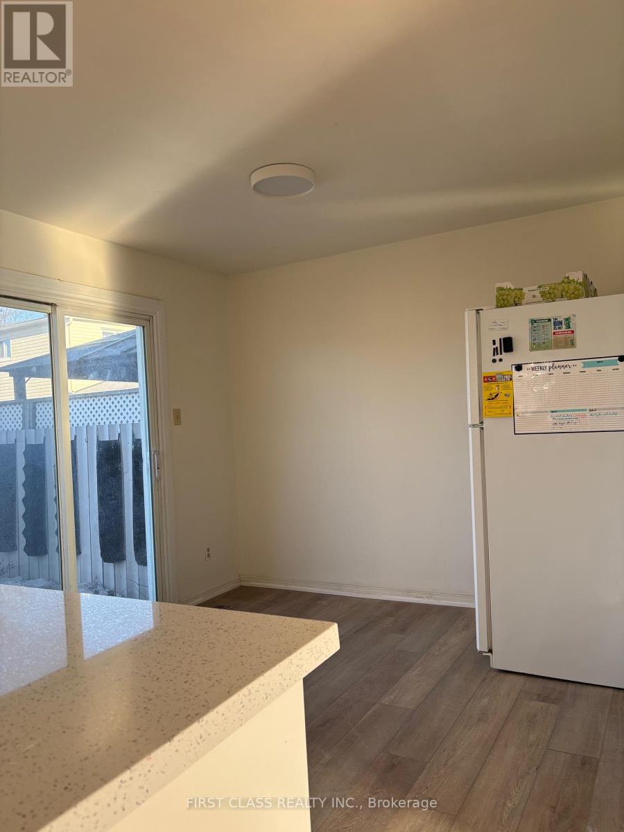 701 Leeder Court, Newmarket, Ontario  L3Y 5A8 - Photo 6 - N12894104