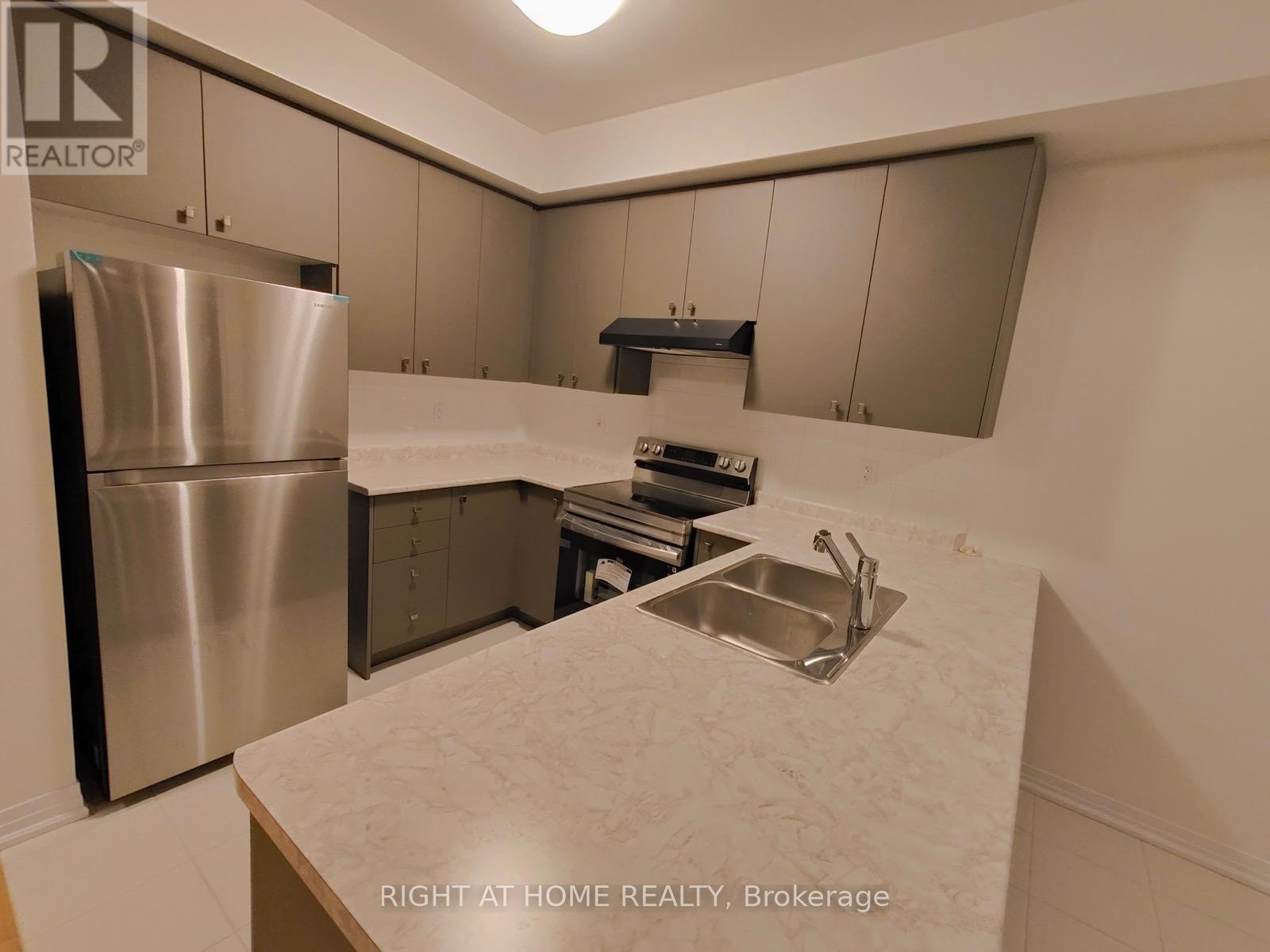 115 Brighton Lane, Thorold, Ontario  L2V 0N7 - Photo 4 - X12978262