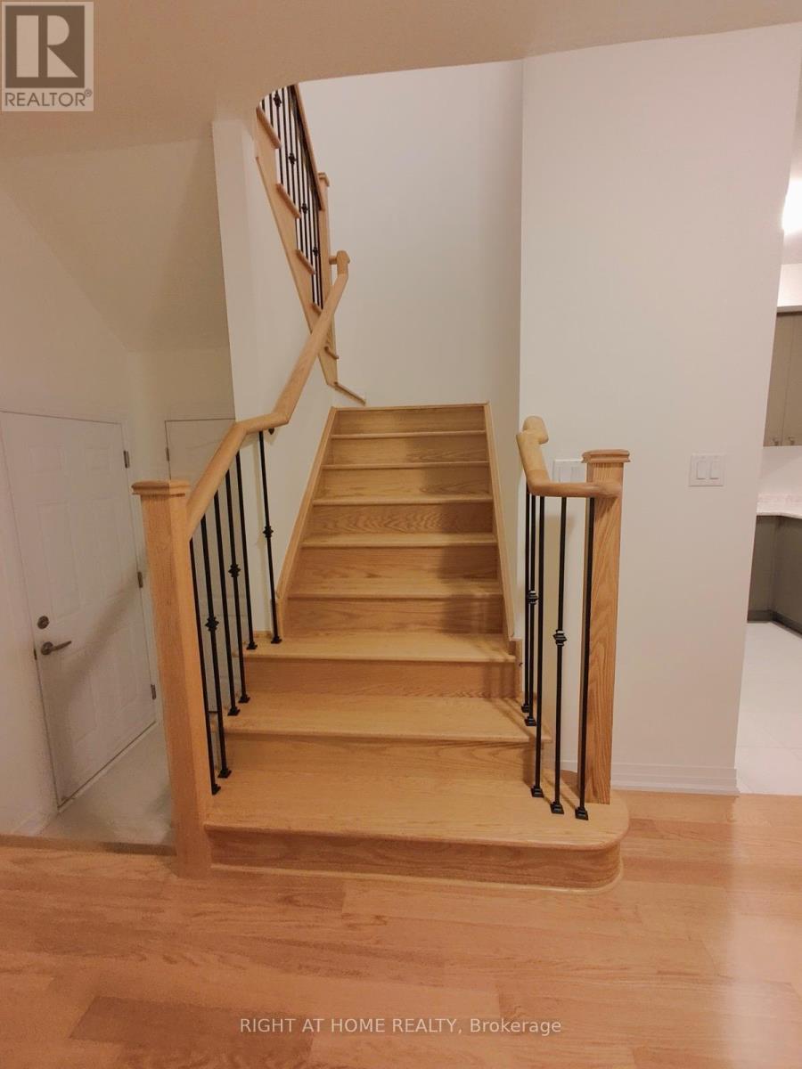 115 Brighton Lane, Thorold, Ontario  L2V 0N7 - Photo 5 - X12978262