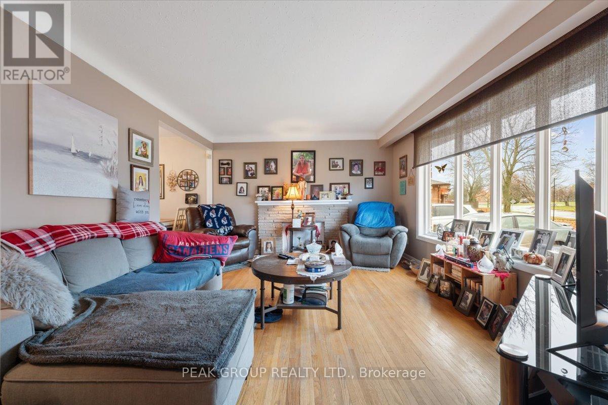 18 Karen Crescent, Welland, Ontario  L3C 2Y6 - Photo 4 - X12988178