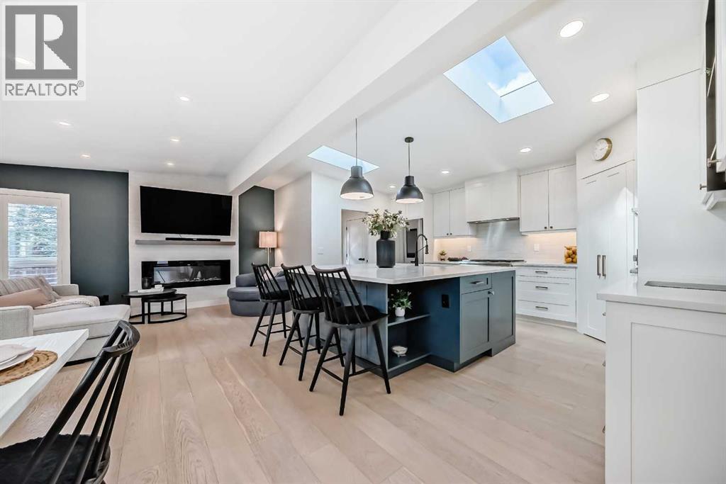 6303 Louise Road SW, Calgary, Alberta  T3E 5V3 - Photo 8 - A2299881