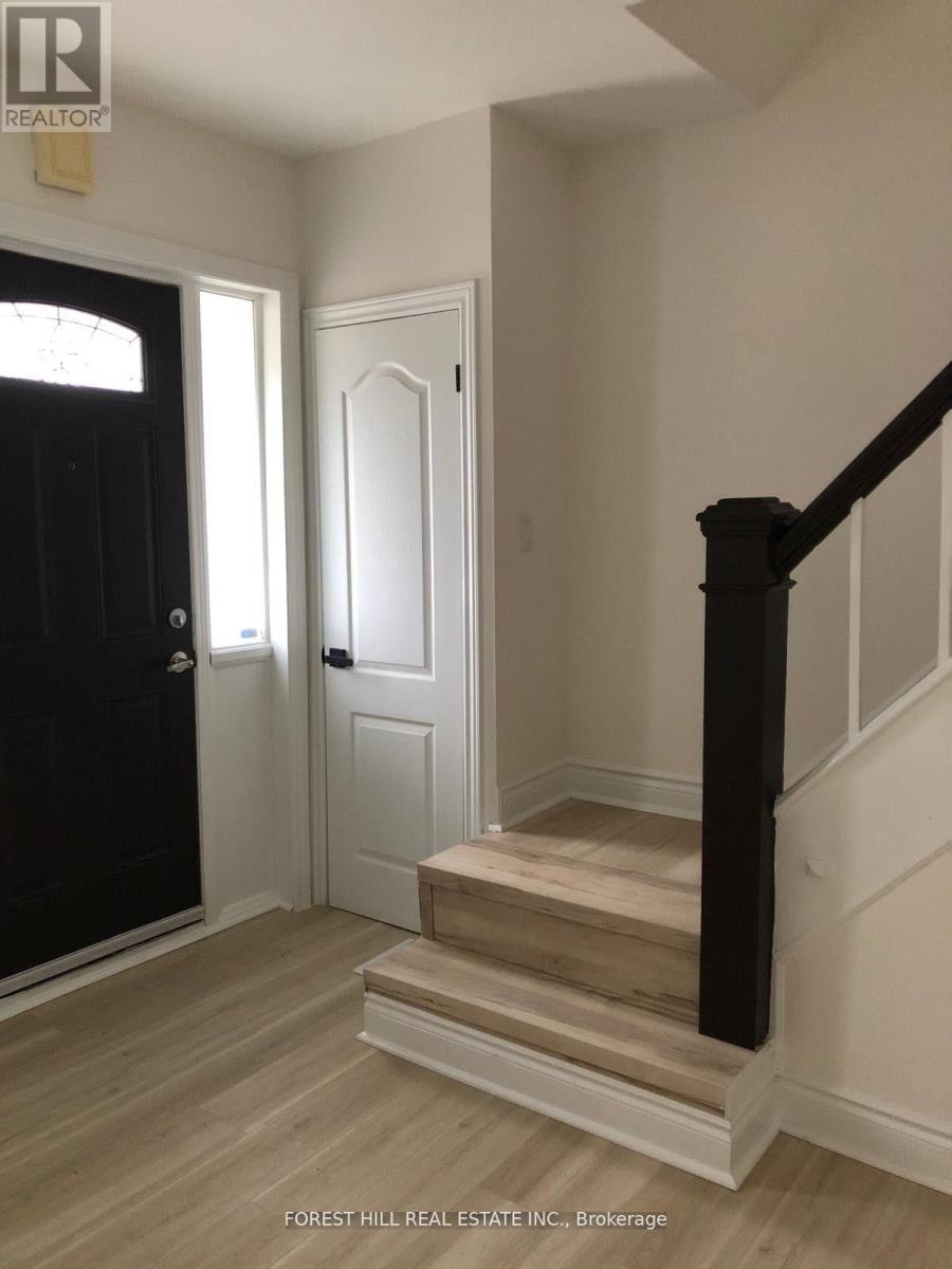 14 Leith Place, Toronto, Ontario  M4N 2R4 - Photo 2 - C12988172