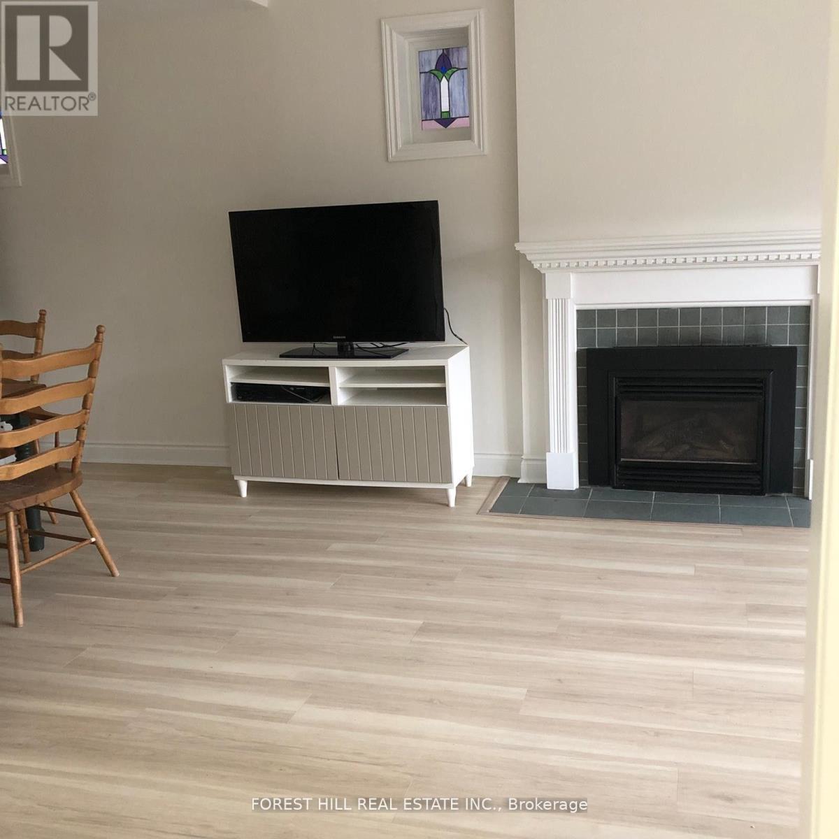 14 Leith Place, Toronto, Ontario  M4N 2R4 - Photo 6 - C12988172