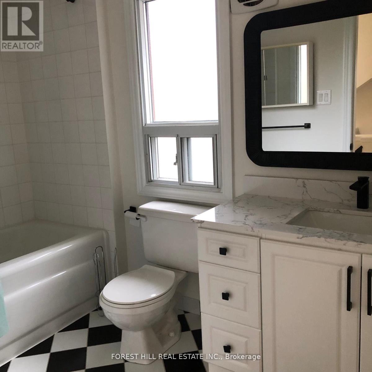 14 Leith Place, Toronto, Ontario  M4N 2R4 - Photo 7 - C12988172