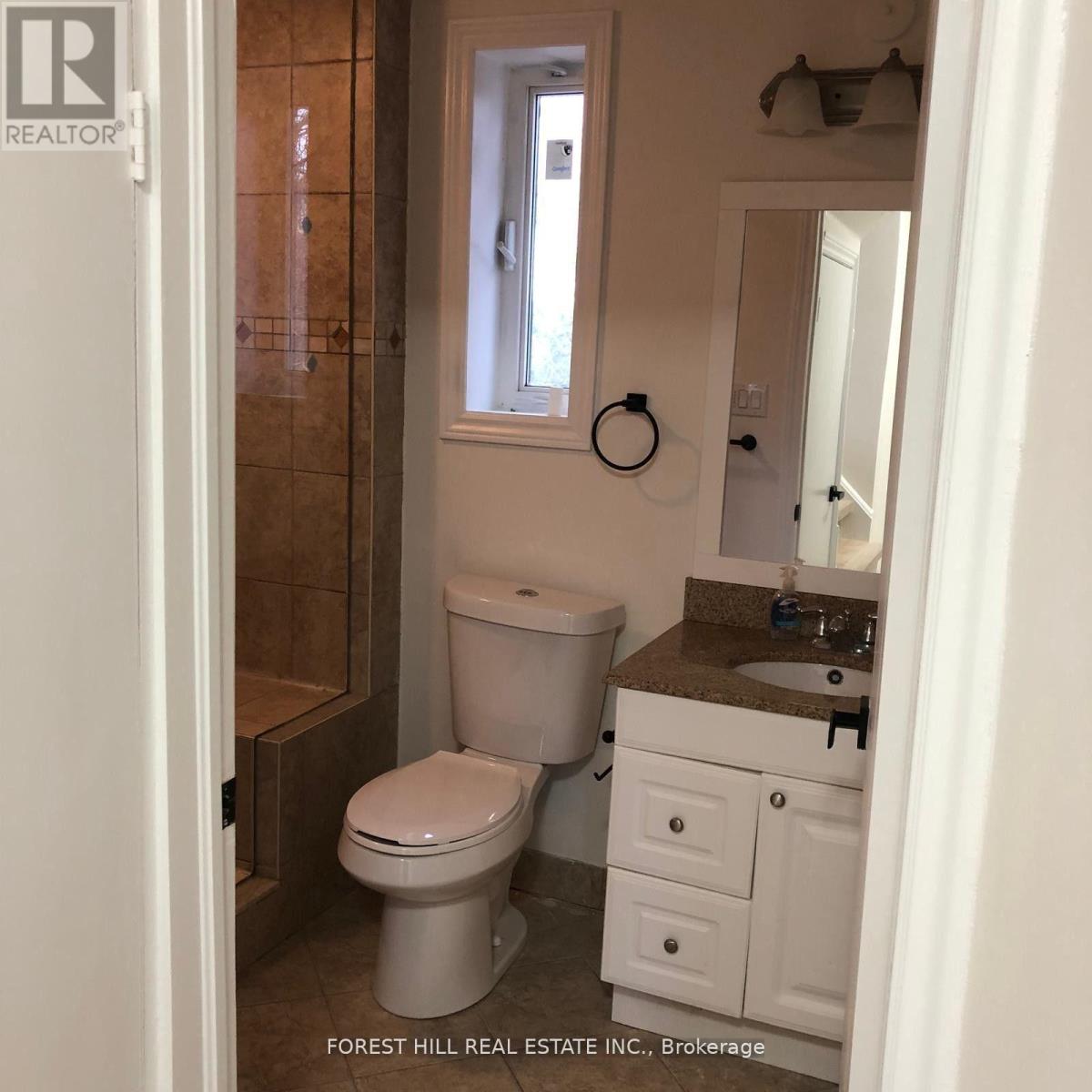 14 Leith Place, Toronto, Ontario  M4N 2R4 - Photo 8 - C12988172