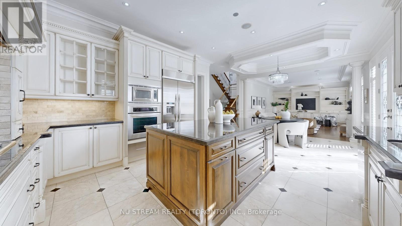 205 Byng Avenue, Toronto, Ontario  M2N 4L2 - Photo 10 - C12986822