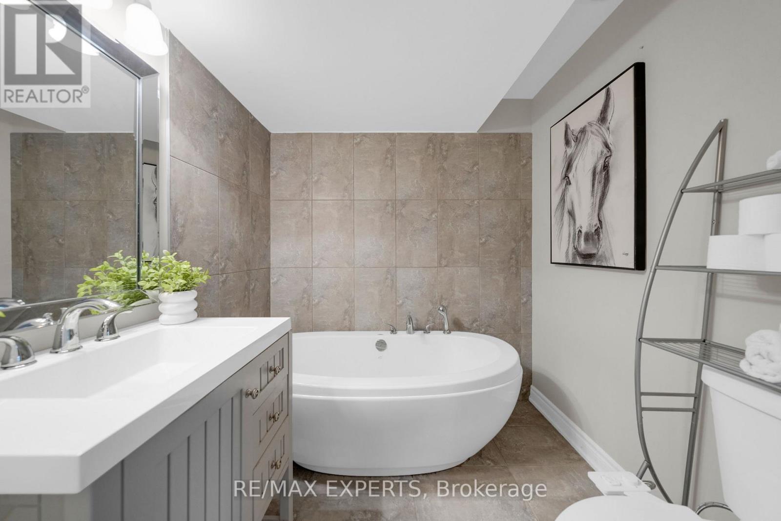 40 Hillcrest Drive, New Tecumseth, Ontario  L9R 0N4 - Photo 44 - N12988162