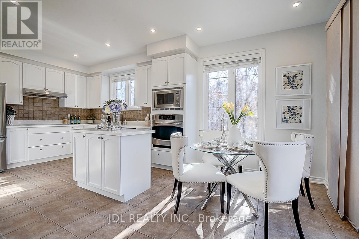 46 Braehead Drive, Richmond Hill, Ontario  L4E 0B3 - Photo 10 - N12988168