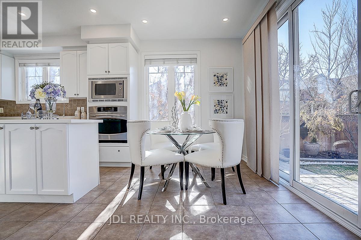 46 Braehead Drive, Richmond Hill, Ontario  L4E 0B3 - Photo 11 - N12988168