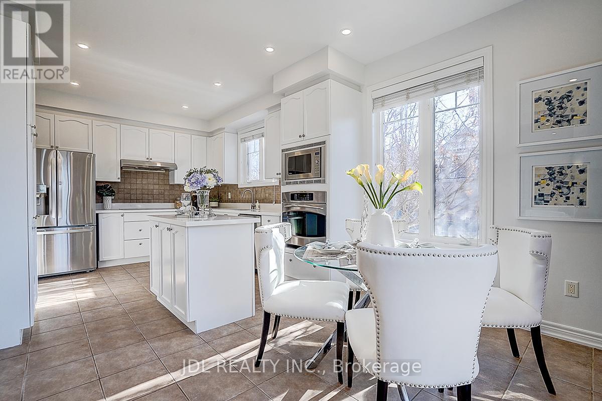 46 Braehead Drive, Richmond Hill, Ontario  L4E 0B3 - Photo 12 - N12988168