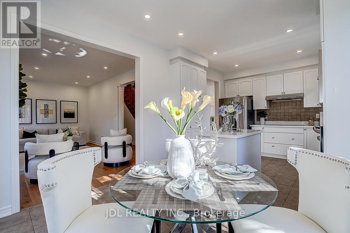 46 Braehead Drive, Richmond Hill, Ontario  L4E 0B3 - Photo 13 - N12988168