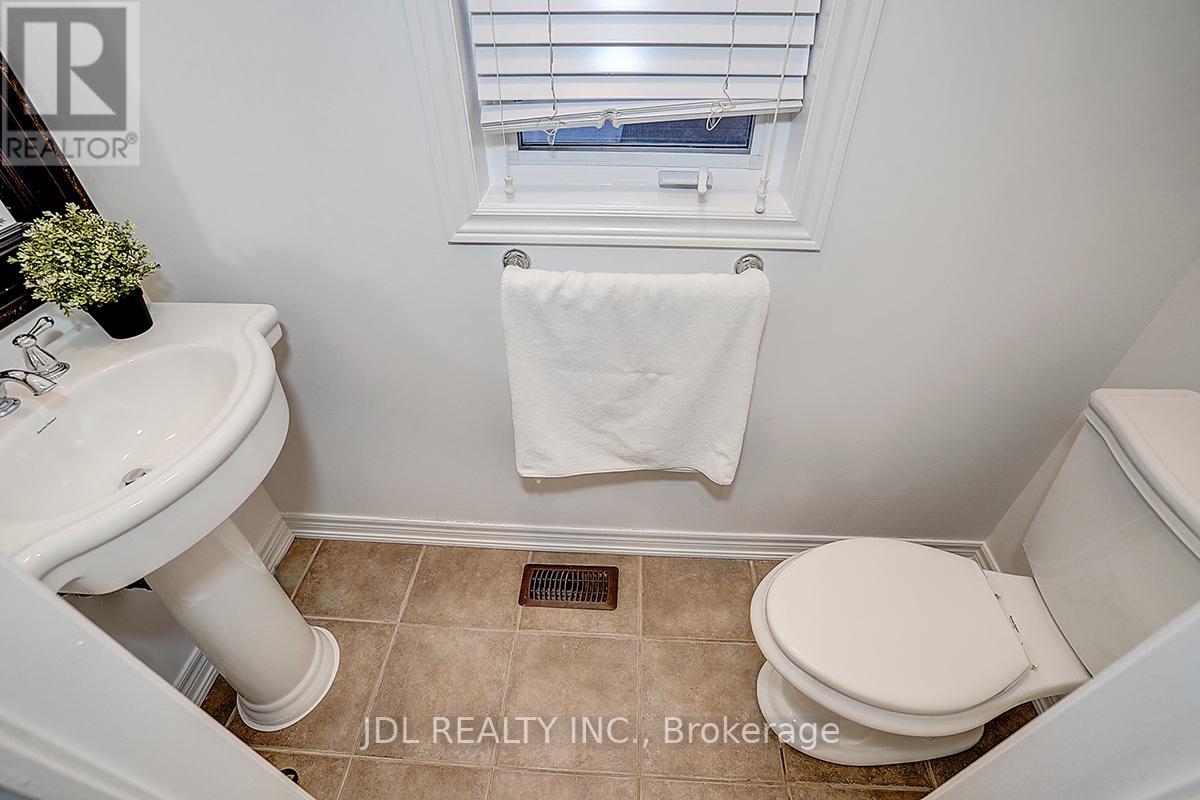 46 Braehead Drive, Richmond Hill, Ontario  L4E 0B3 - Photo 24 - N12988168