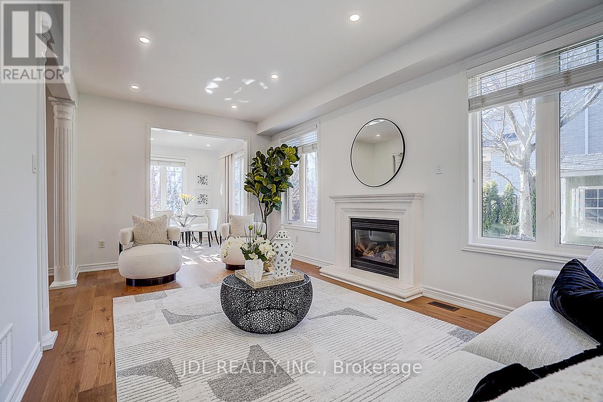 46 Braehead Drive, Richmond Hill, Ontario  L4E 0B3 - Photo 9 - N12988168