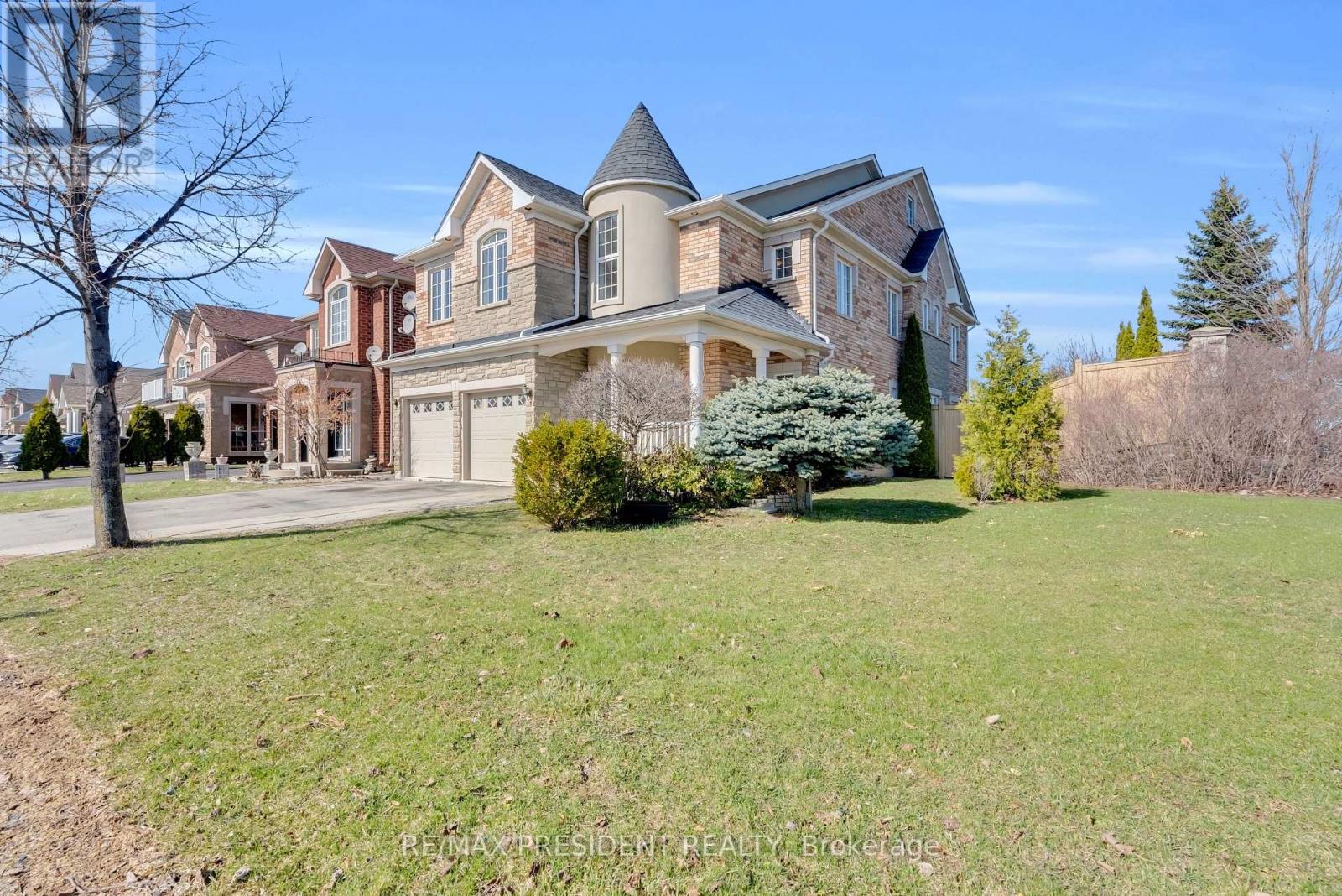 1 Crown Victoria Drive, Brampton, Ontario  L7A 3A2 - Photo 4 - W12985010