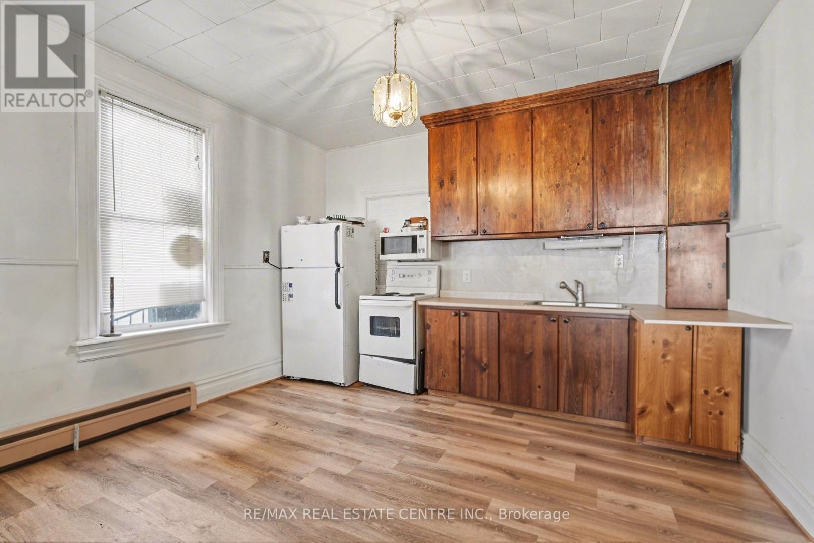 84 Bank Street N, Renfrew, Ontario  K7V 2E2 - Photo 17 - X12980252