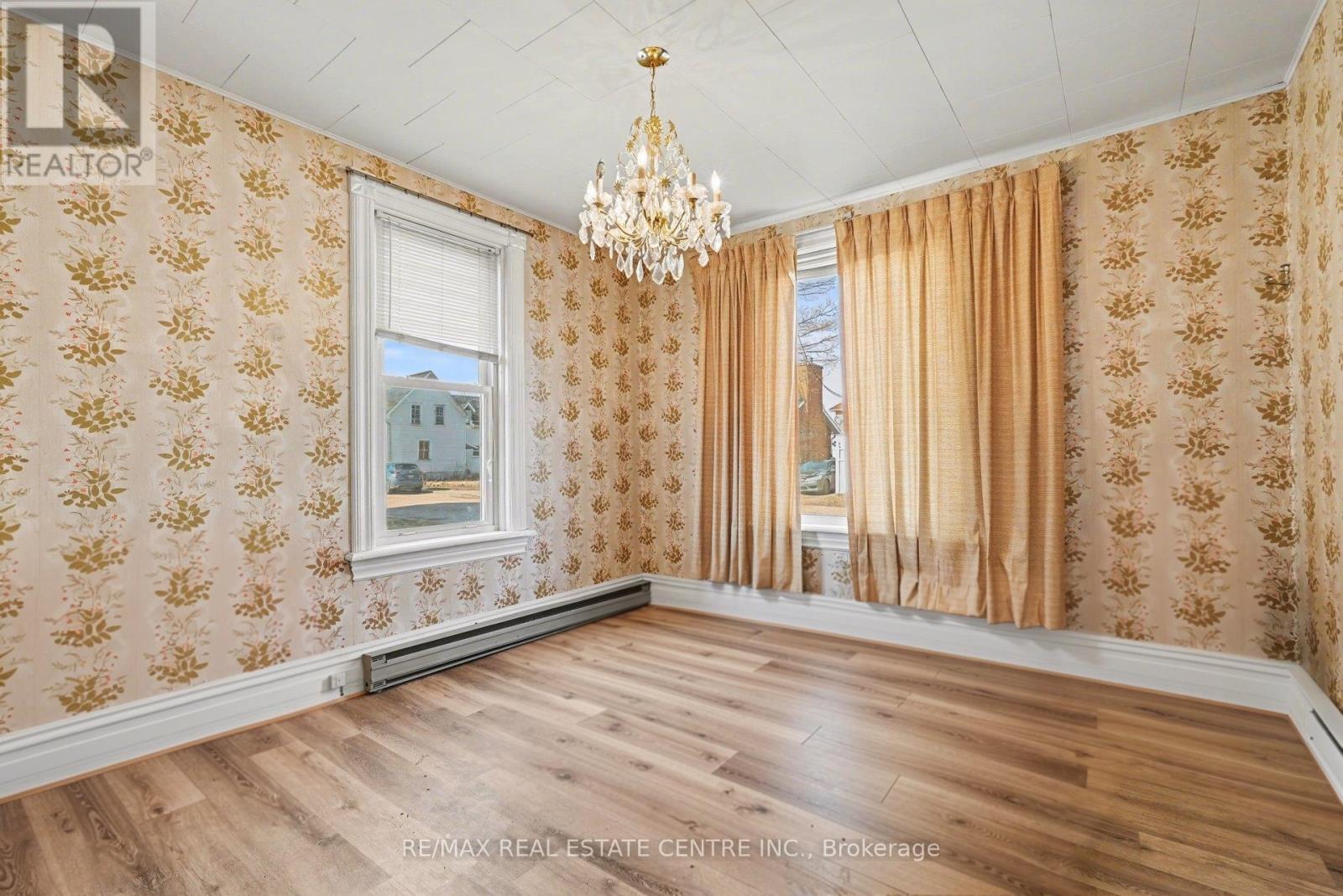 84 Bank Street N, Renfrew, Ontario  K7V 2E2 - Photo 12 - X12980252