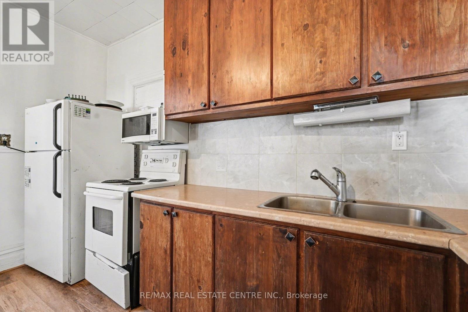 84 Bank Street N, Renfrew, Ontario  K7V 2E2 - Photo 13 - X12980252