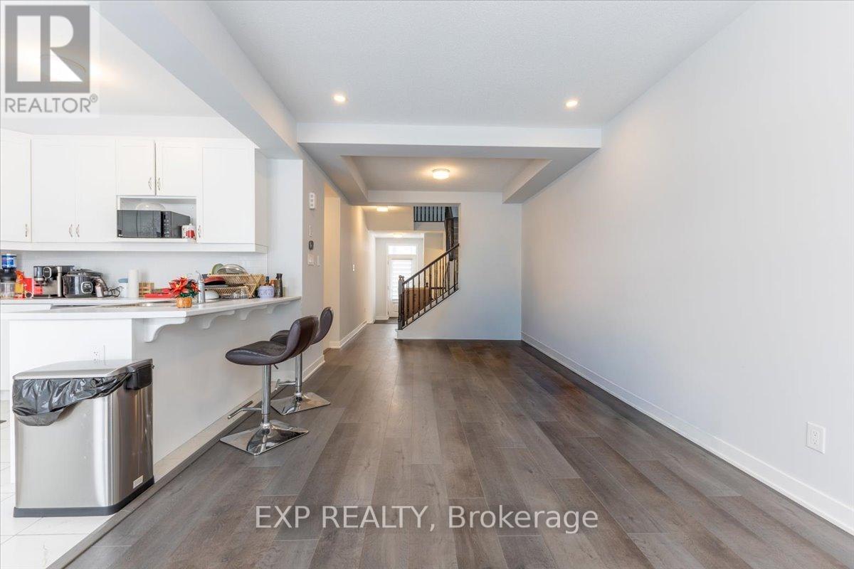 297 Billrian Crescent, Ottawa, Ontario  K2S 3A6 - Photo 10 - X12978538