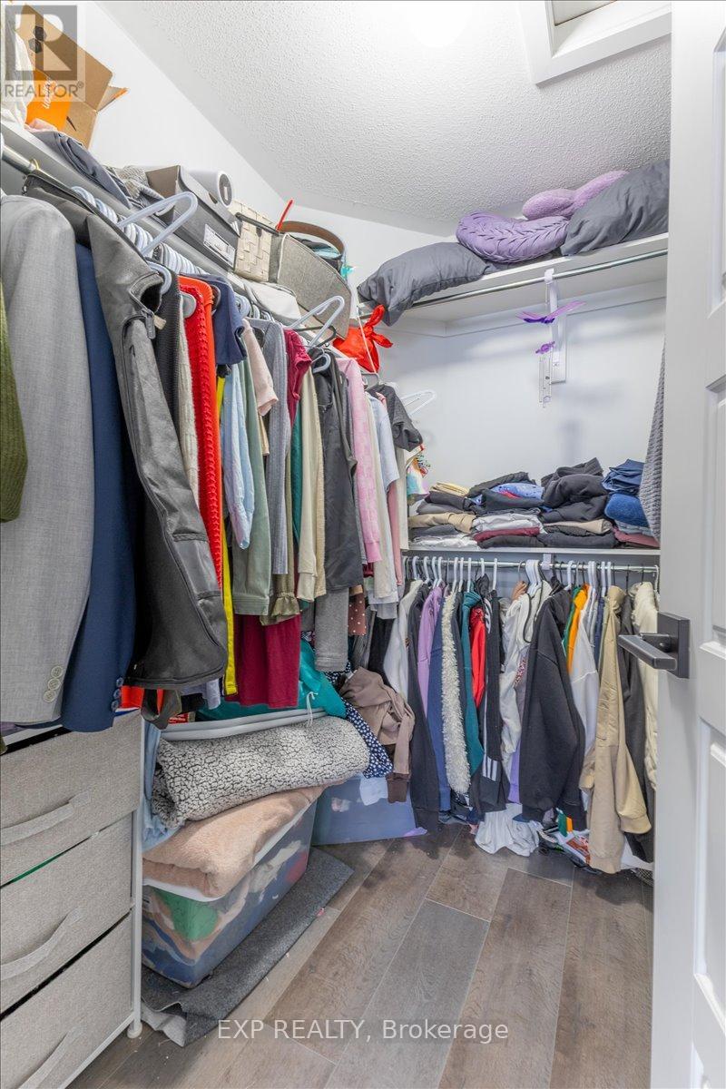 297 Billrian Crescent, Ottawa, Ontario  K2S 3A6 - Photo 15 - X12978538