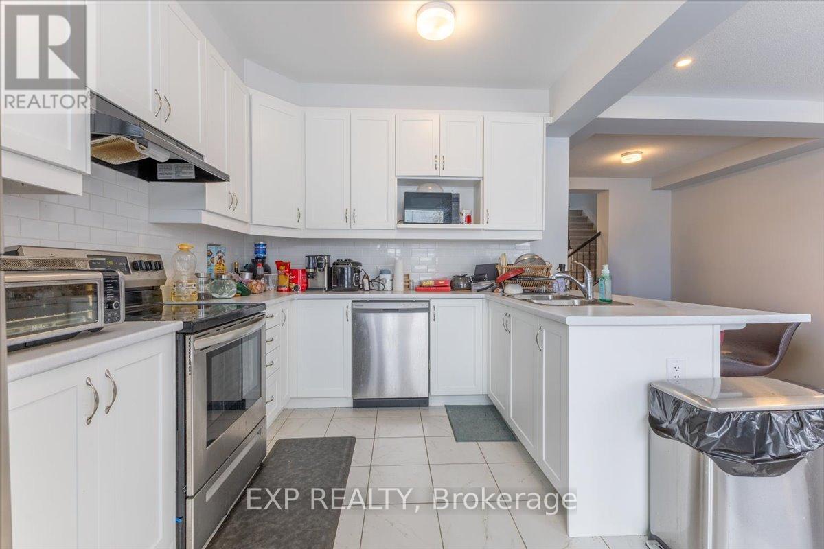 297 Billrian Crescent, Ottawa, Ontario  K2S 3A6 - Photo 7 - X12978538