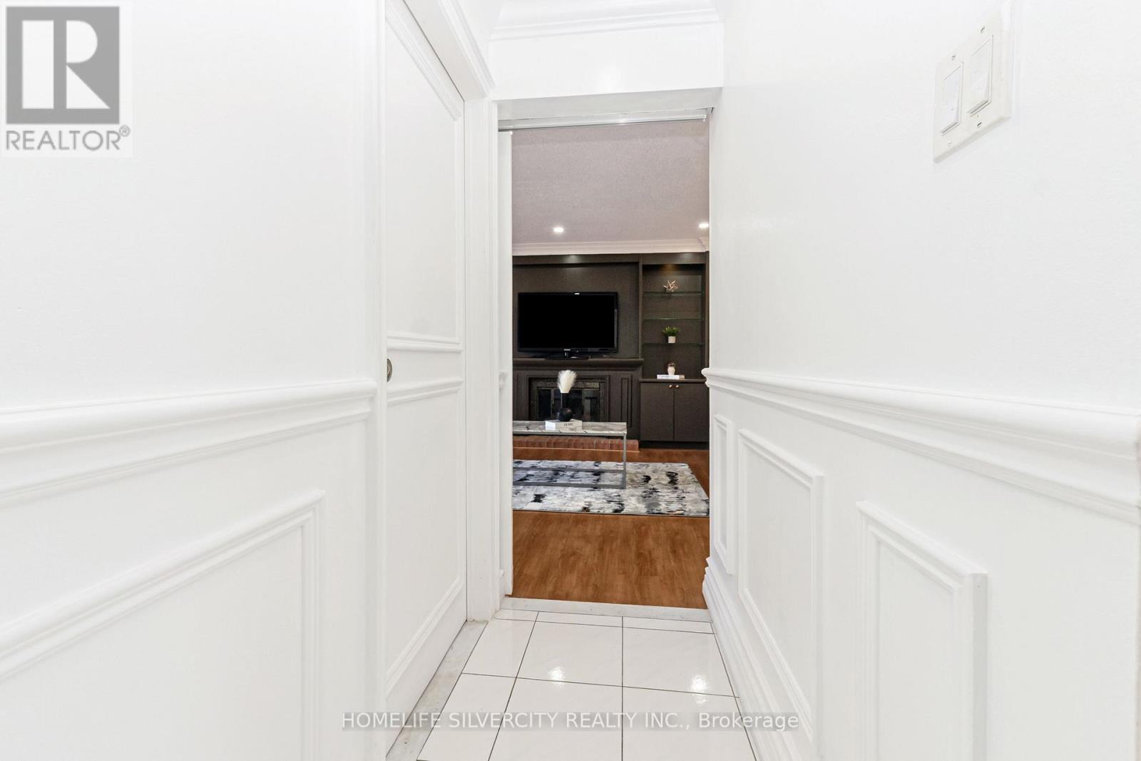 6 Macdougall Drive, Brampton, Ontario  L6S 3P5 - Photo 11 - W12988144