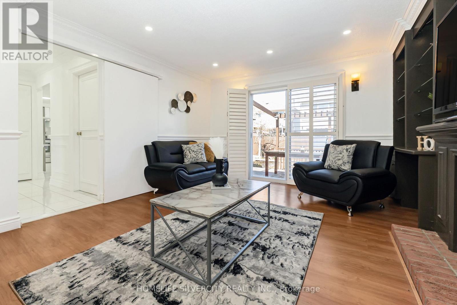 6 Macdougall Drive, Brampton, Ontario  L6S 3P5 - Photo 12 - W12988144