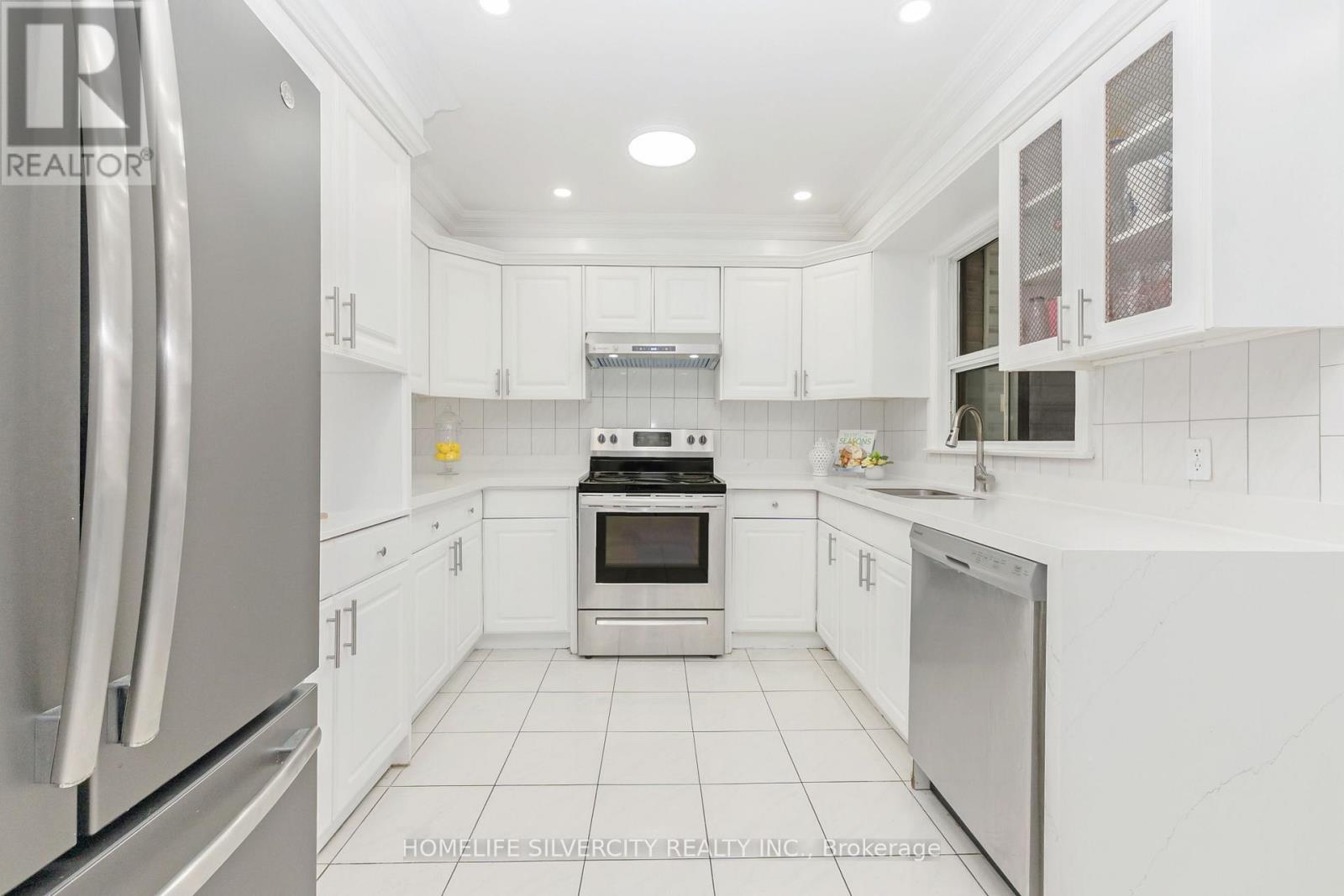 6 Macdougall Drive, Brampton, Ontario  L6S 3P5 - Photo 15 - W12988144