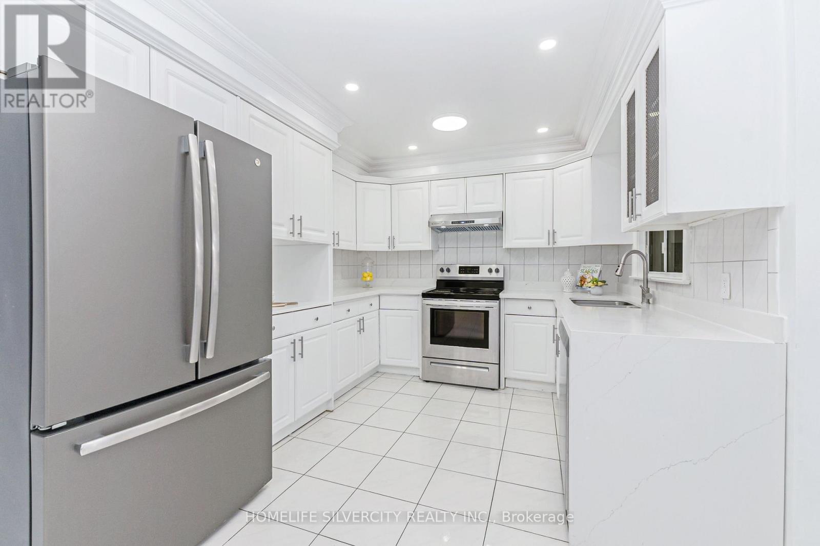 6 Macdougall Drive, Brampton, Ontario  L6S 3P5 - Photo 17 - W12988144