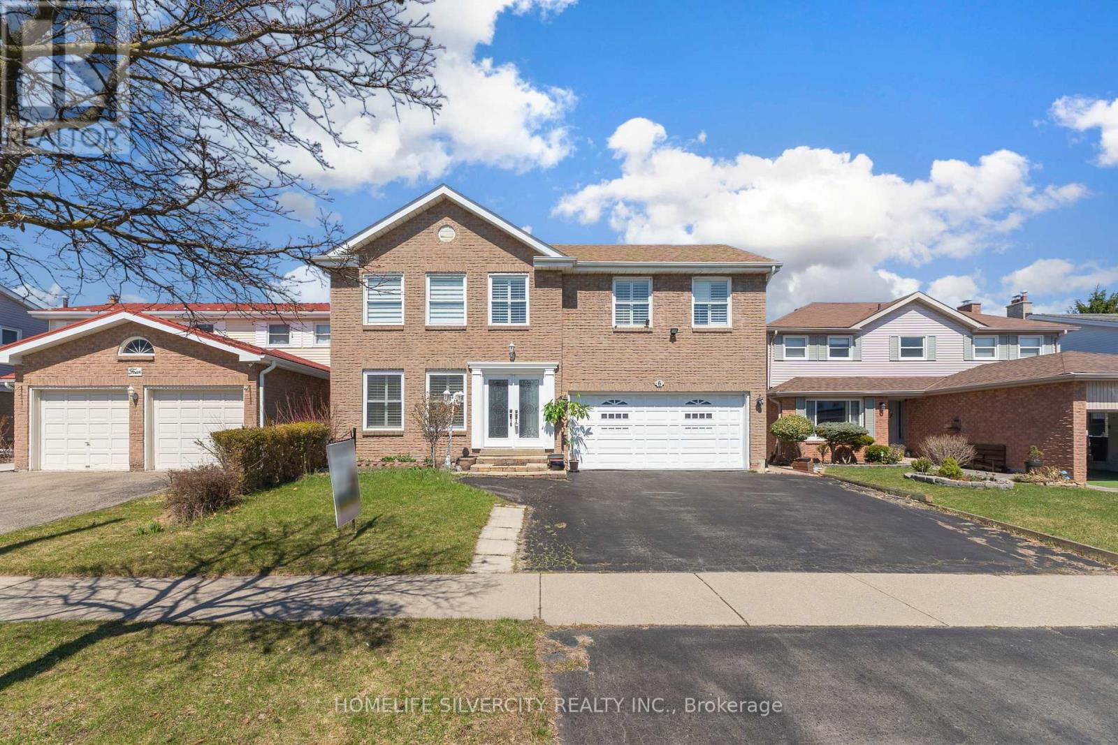 6 Macdougall Drive, Brampton, Ontario  L6S 3P5 - Photo 2 - W12988144