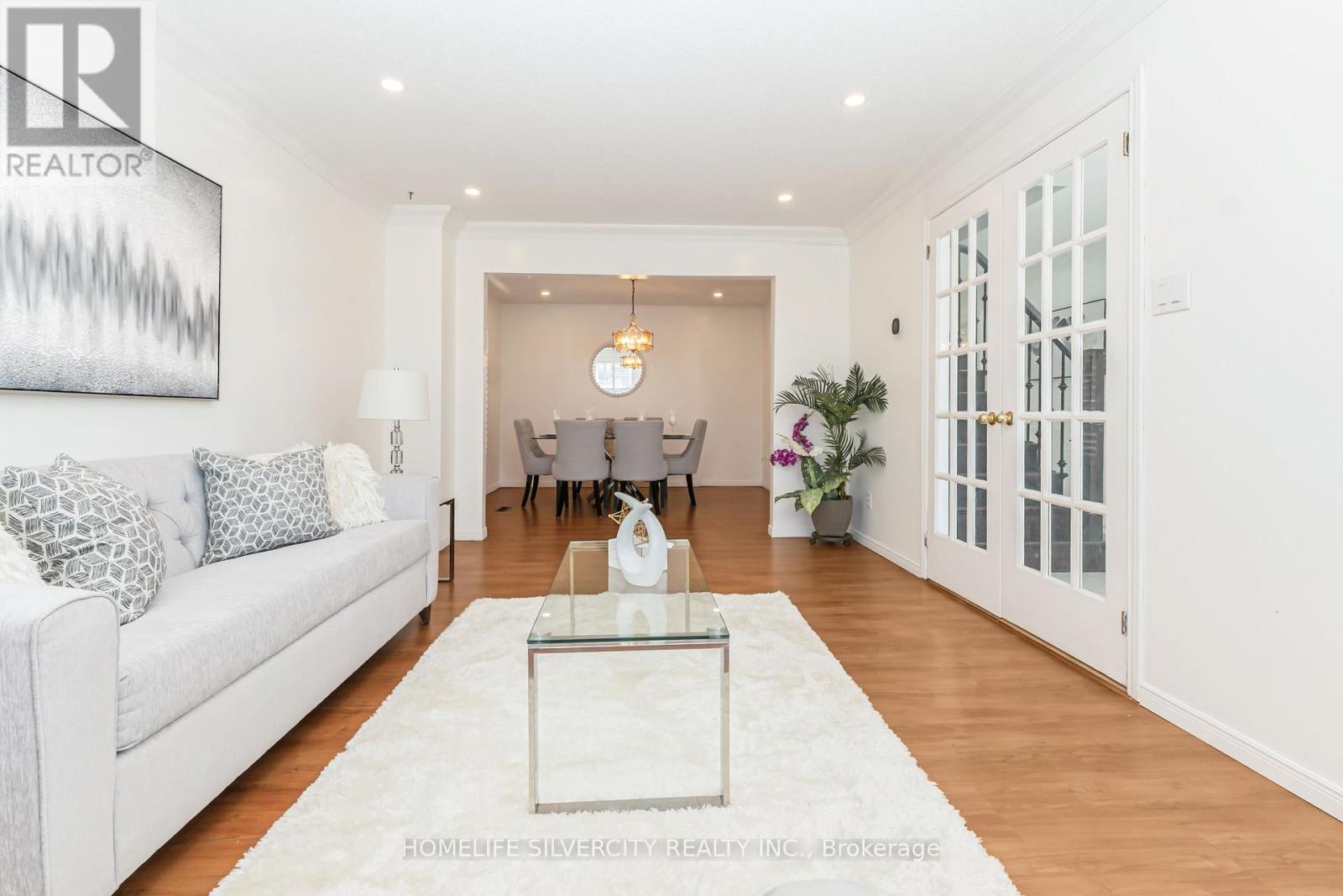 6 Macdougall Drive, Brampton, Ontario  L6S 3P5 - Photo 6 - W12988144