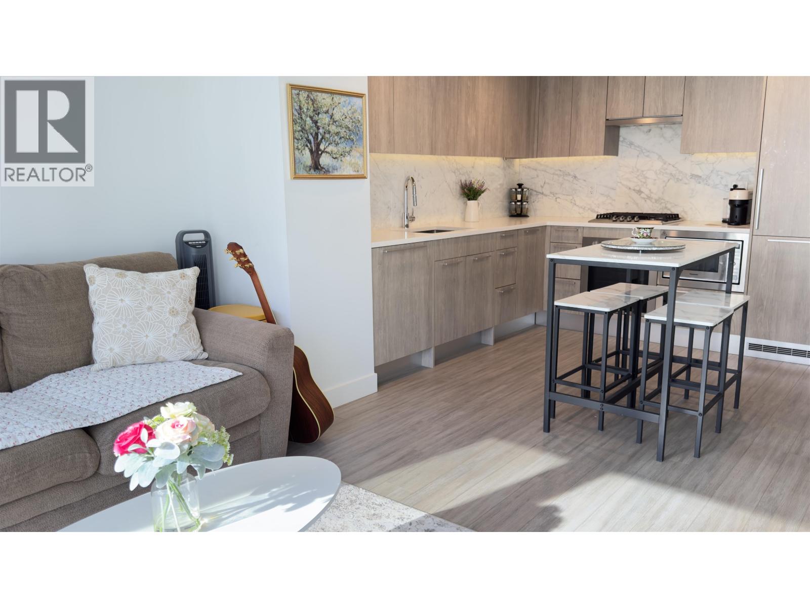 807 6398 Silver Avenue, Burnaby, British Columbia  V5H 0K7 - Photo 3 - R3074103