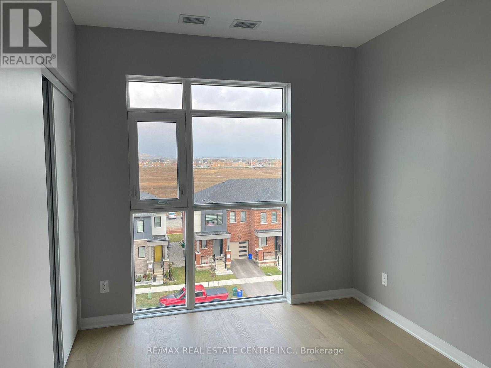 401 - 460 Gordon Krantz Avenue, Milton (Walker), Ontario  L9E 1Z2 - Photo 5 - W12975668